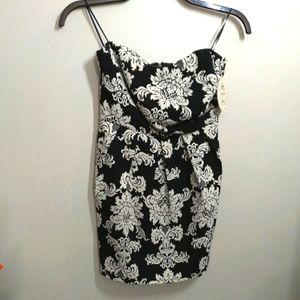 Entourage Floral " Black Cream" Spaghetti Strap Dress Women's Size Small S....